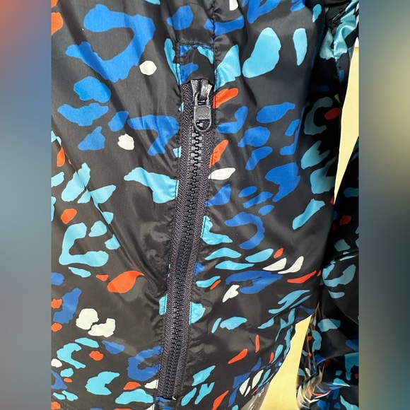 NWT Sweaty Betty Pack Away Jacket size large - Picture 11 of 16